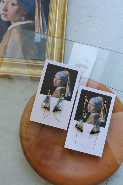 Johannes Vermeer Inspired Triangular Floral Earrings-真珠の耳飾りの少女