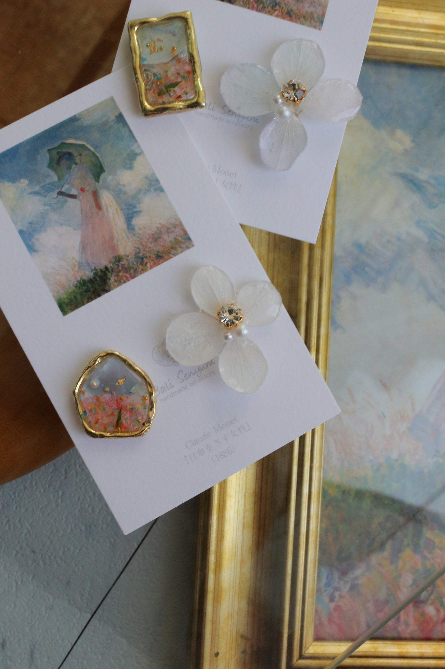 Monet Inspired Flower Earrings No.13 イヤリングClip-on 日傘をさす女性