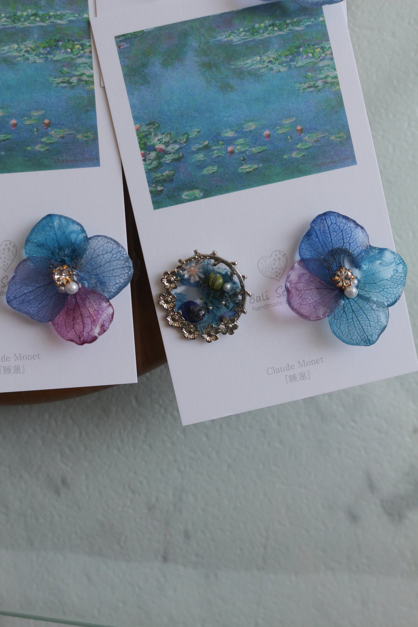 Monet Inspired Flower and Medallion No.12 ピアスTitanium Pierce 睡蓮