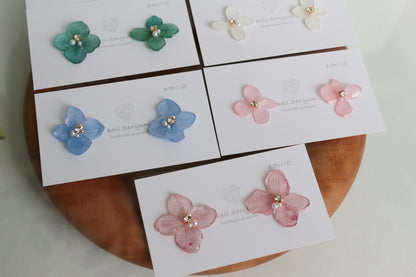 Hydrangea Petal  No.59 パーツ選べます。Clip-on or Titanium Pierce