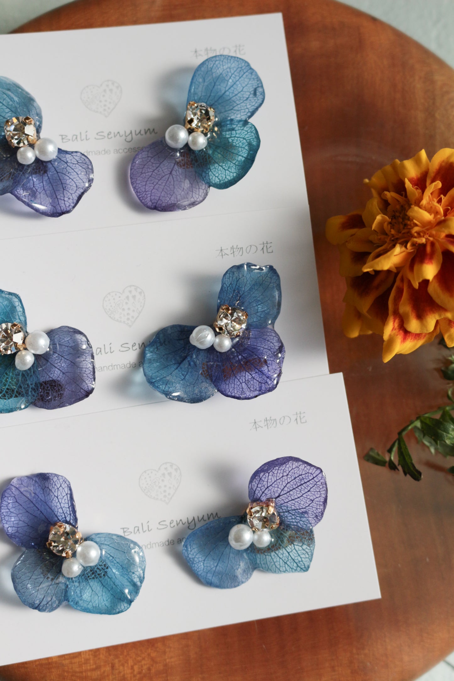 Gradation Hydrangea Wing No.139- Clip-on(イヤリング）