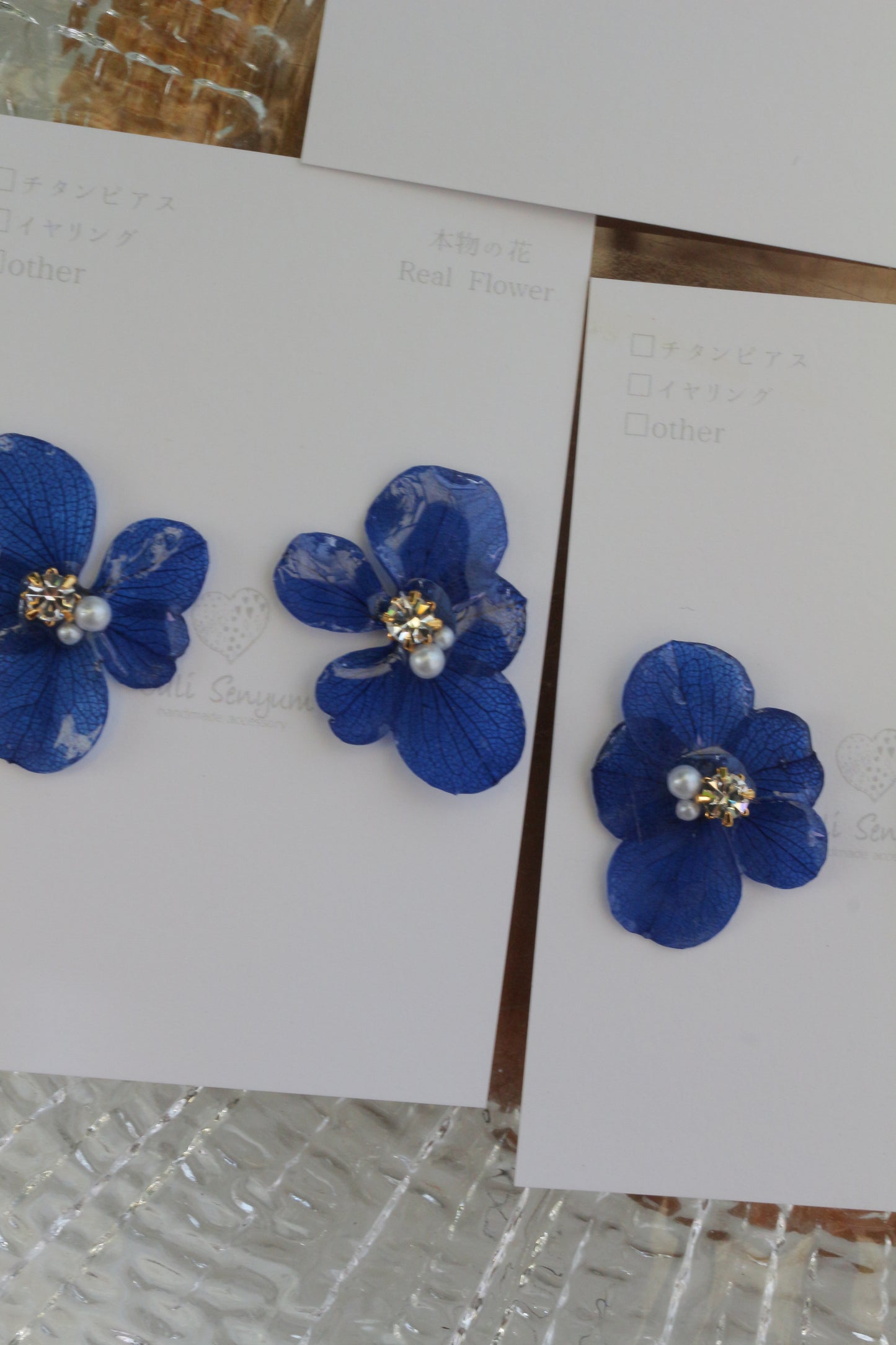 Hydrangea Petal  No.65 パーツ選べます。Clip-on or Titanium Pierce