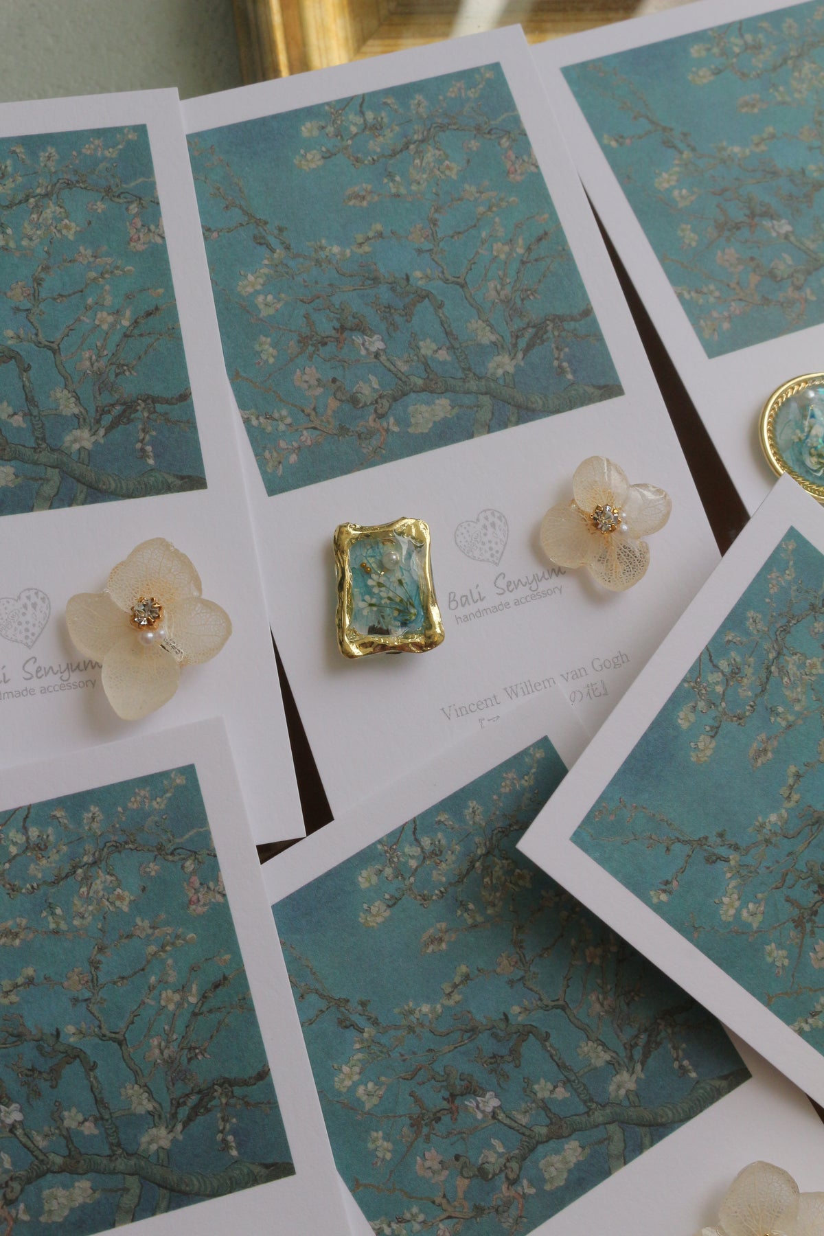 Gogh Inspired Flower and Medallion No.2 イヤリング Clip-on アーモンドの花