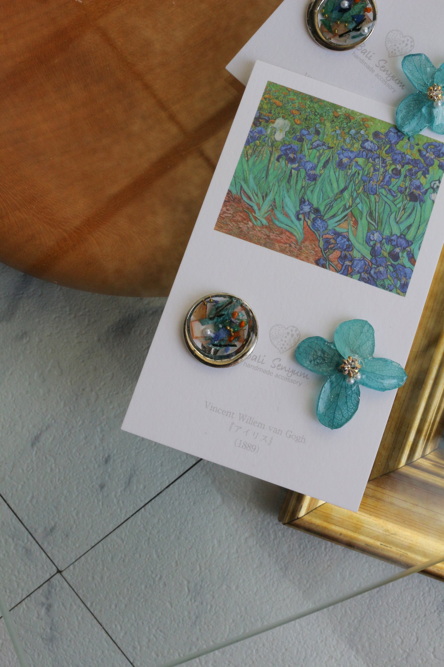 Gogh Inspired Flower and Medallion No.6 イヤリング Clip-on アイリス