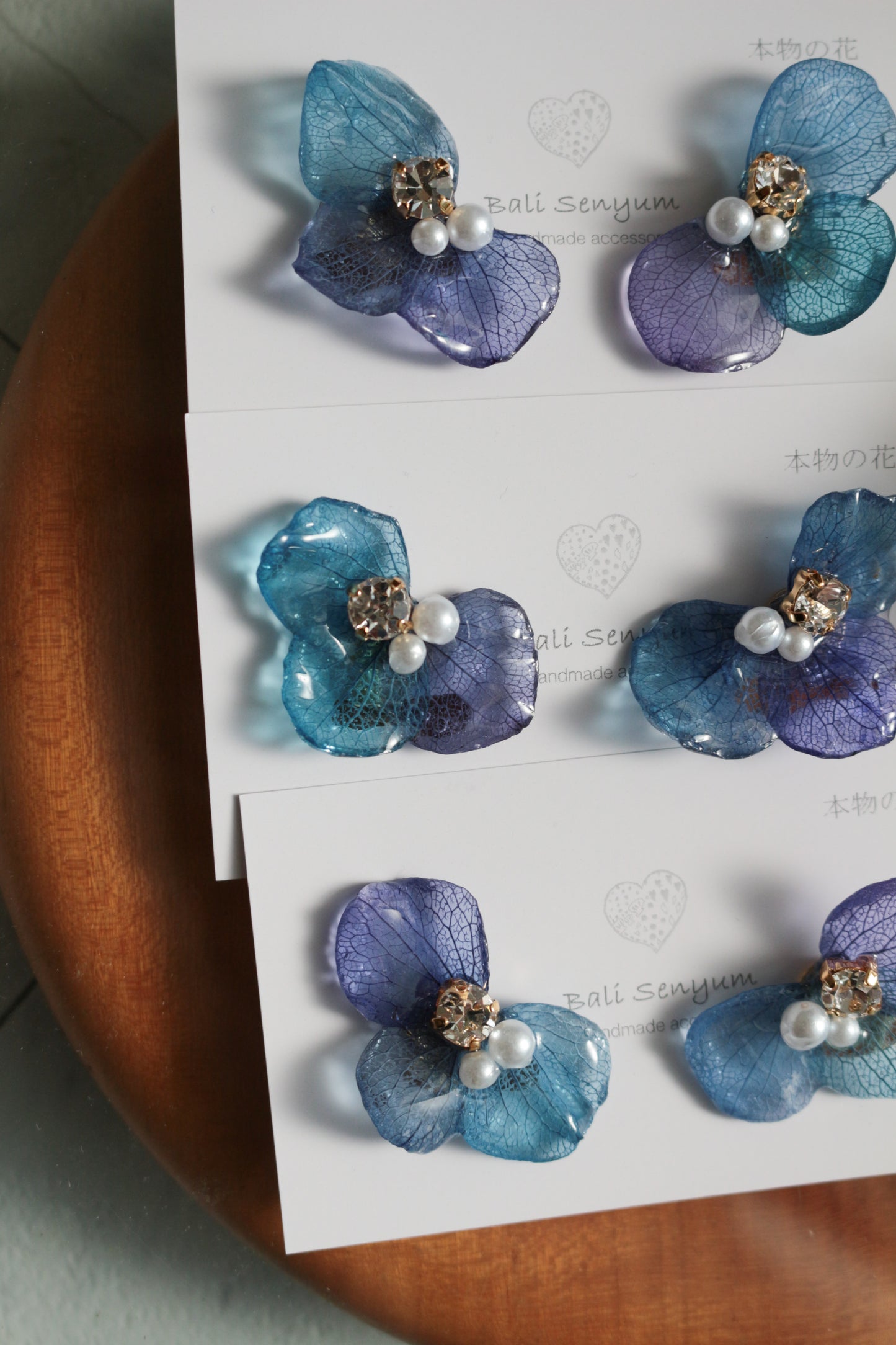 Gradation Hydrangea Wing No.139- Clip-on(イヤリング）