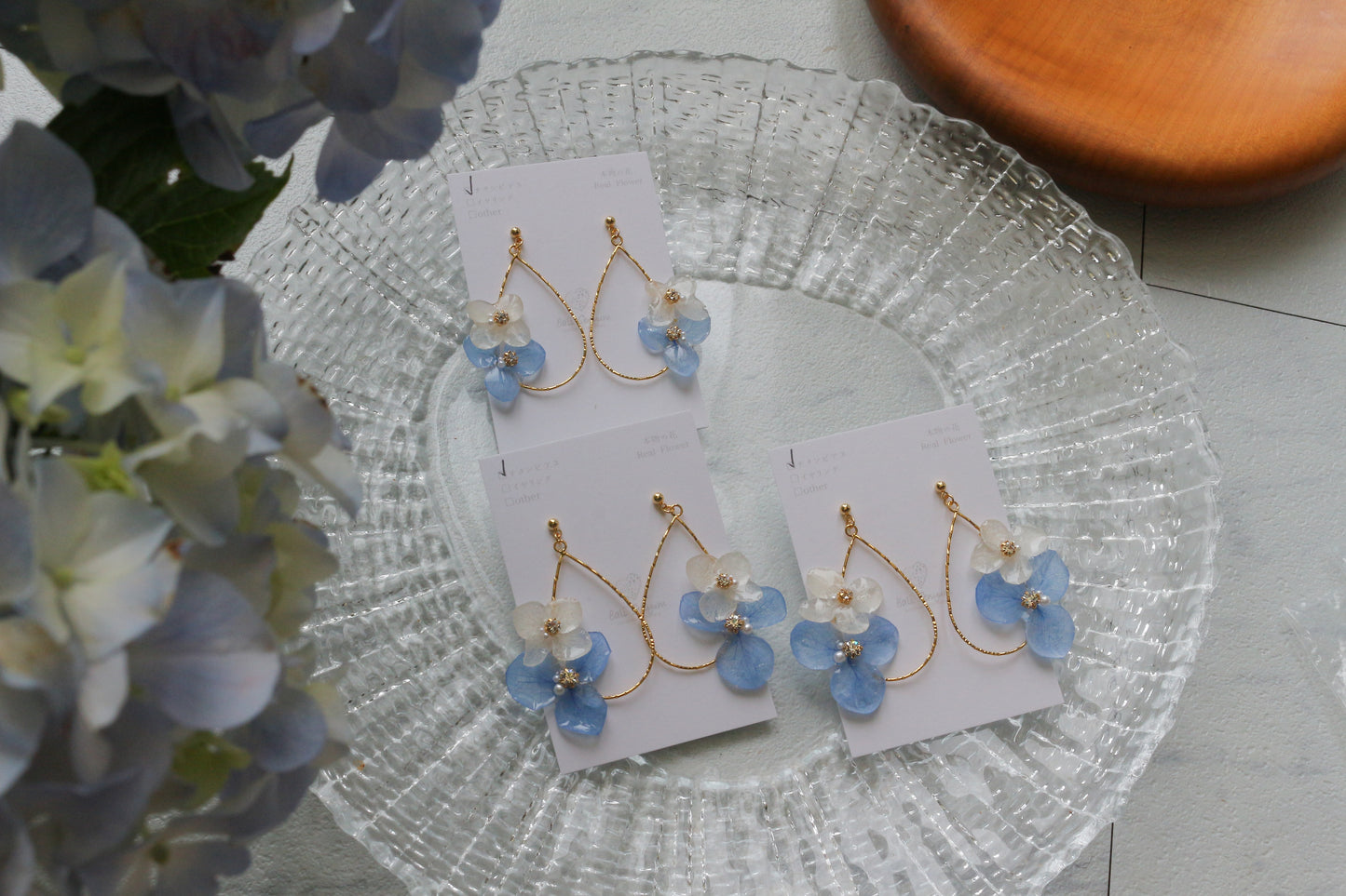 Teardrop Hoop Earrings with Hydrangeas No.22 ピアスorイヤリング