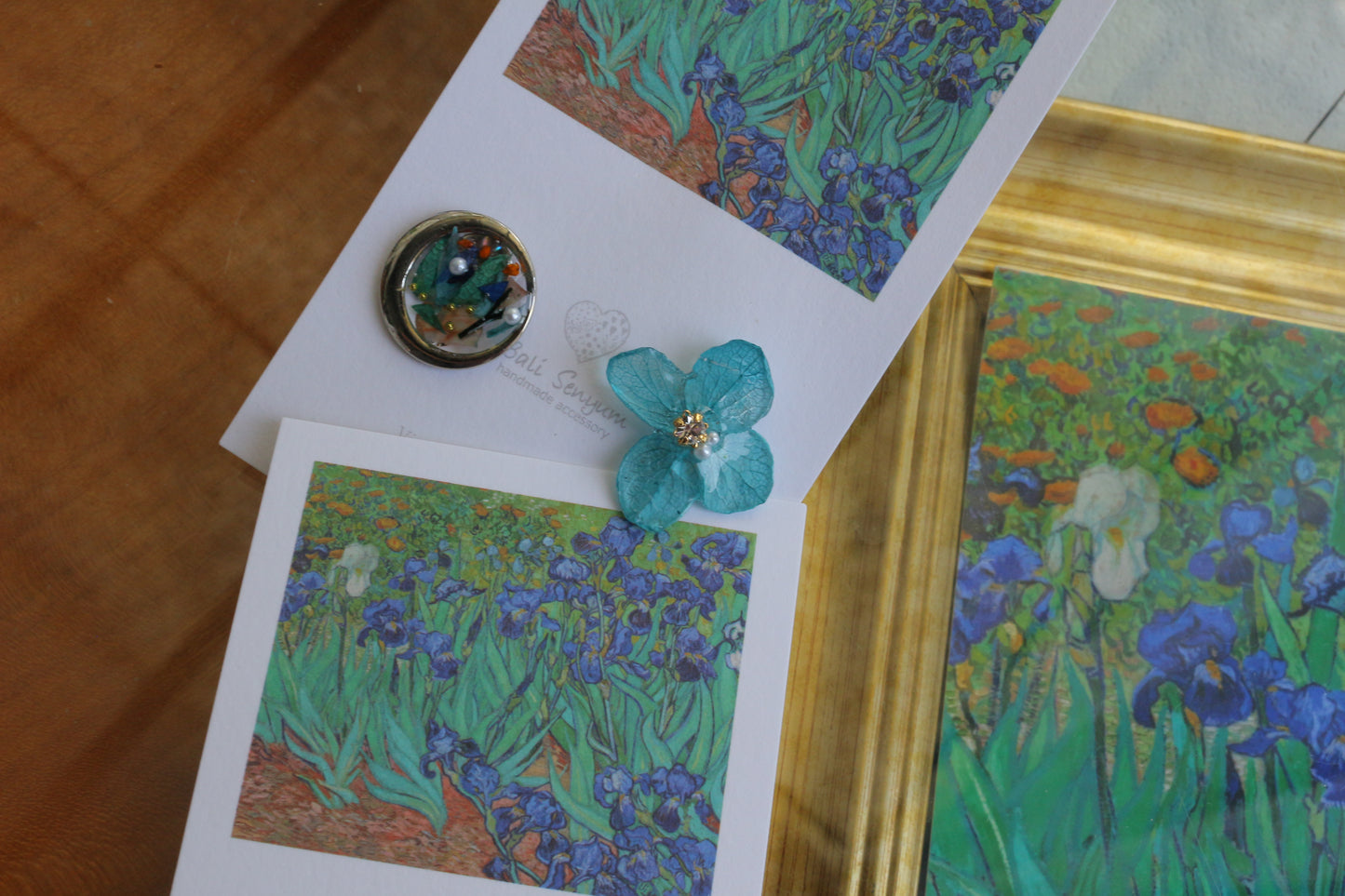 Gogh Inspired Flower and Medallion No.6 イヤリング Clip-on アイリス