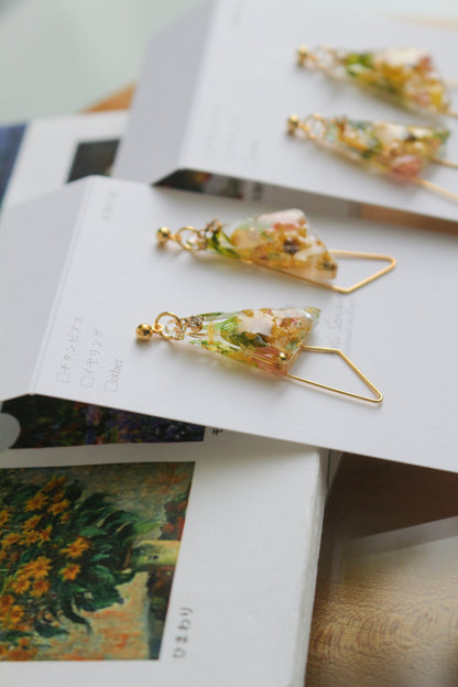 Claude Monet Sunflower Inspired Triangular Floral Earrings - ひまわり No.3