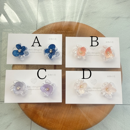 Clear Petals & Flower No.14パーツ選べます。Clip-on or Titanium Pierce