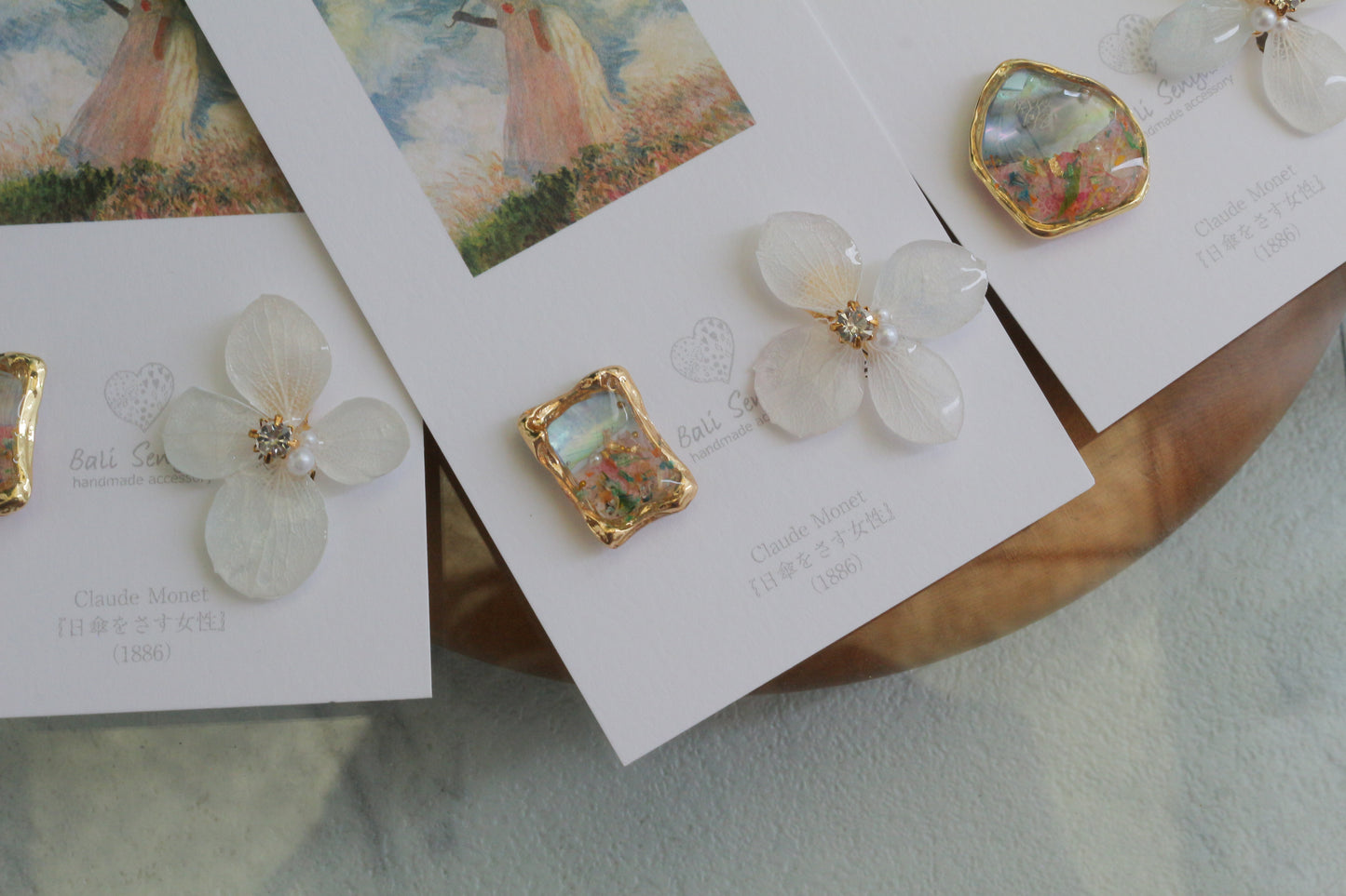 Monet Inspired Flower Earrings No.20 イヤリングClip-on 日傘をさす女性