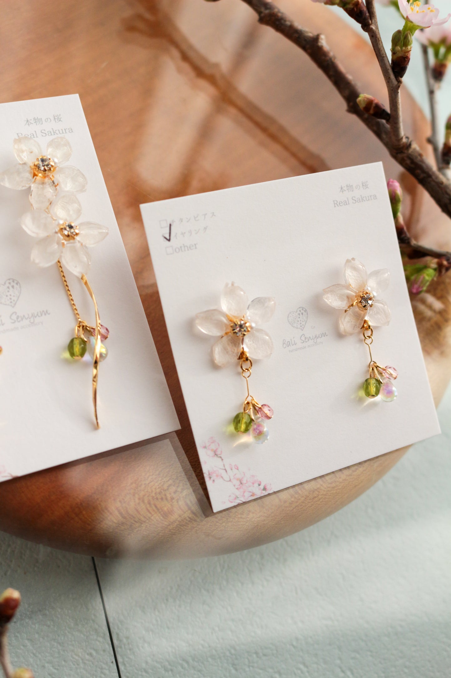 Real "Someiyoshino" Sakura Earring Kumamoto Homage- 緑桜の御衣黄   モチーフ