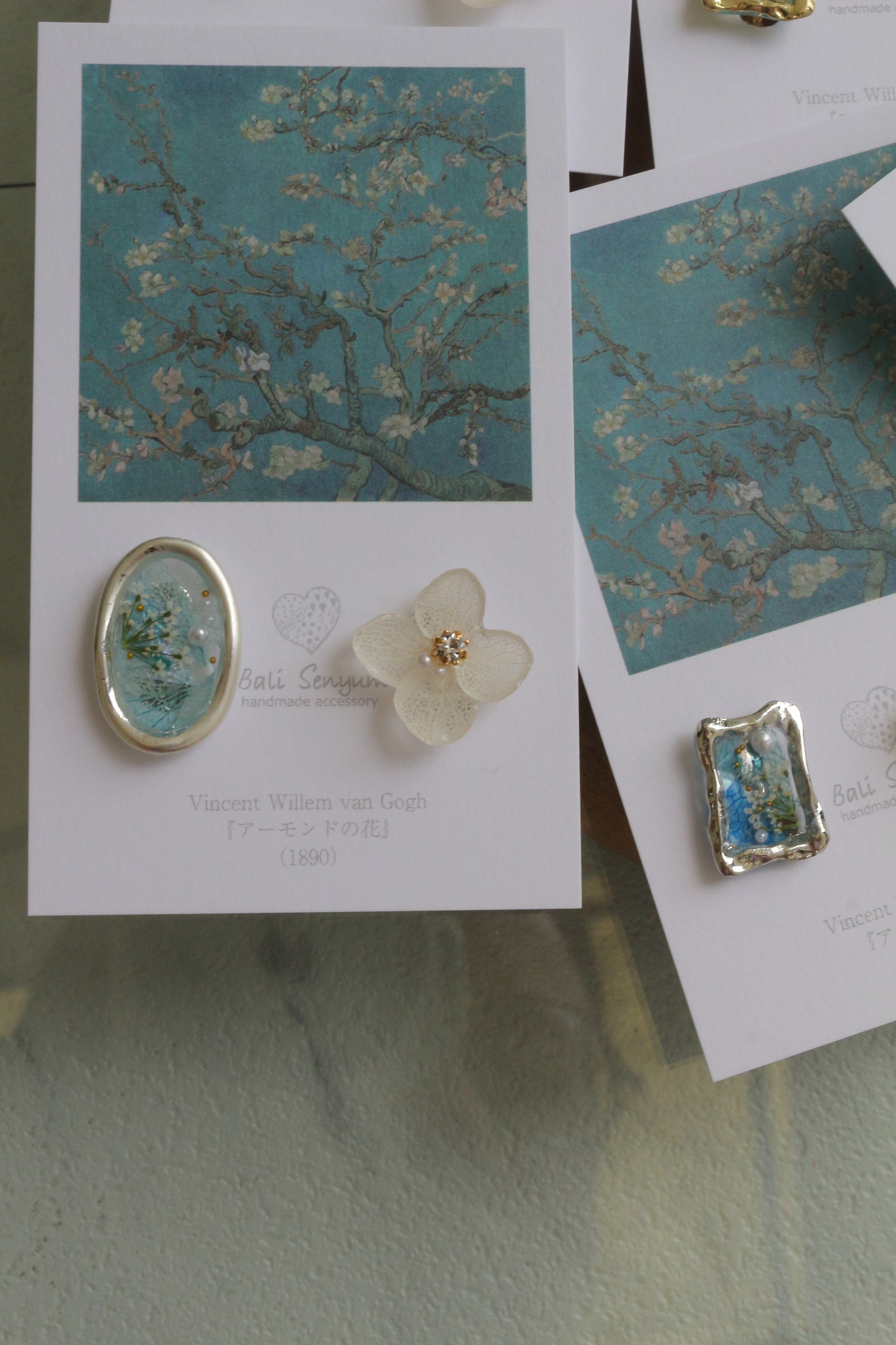 Gogh Inspired Flower and Medallion No.2 イヤリング Clip-on アーモンドの花