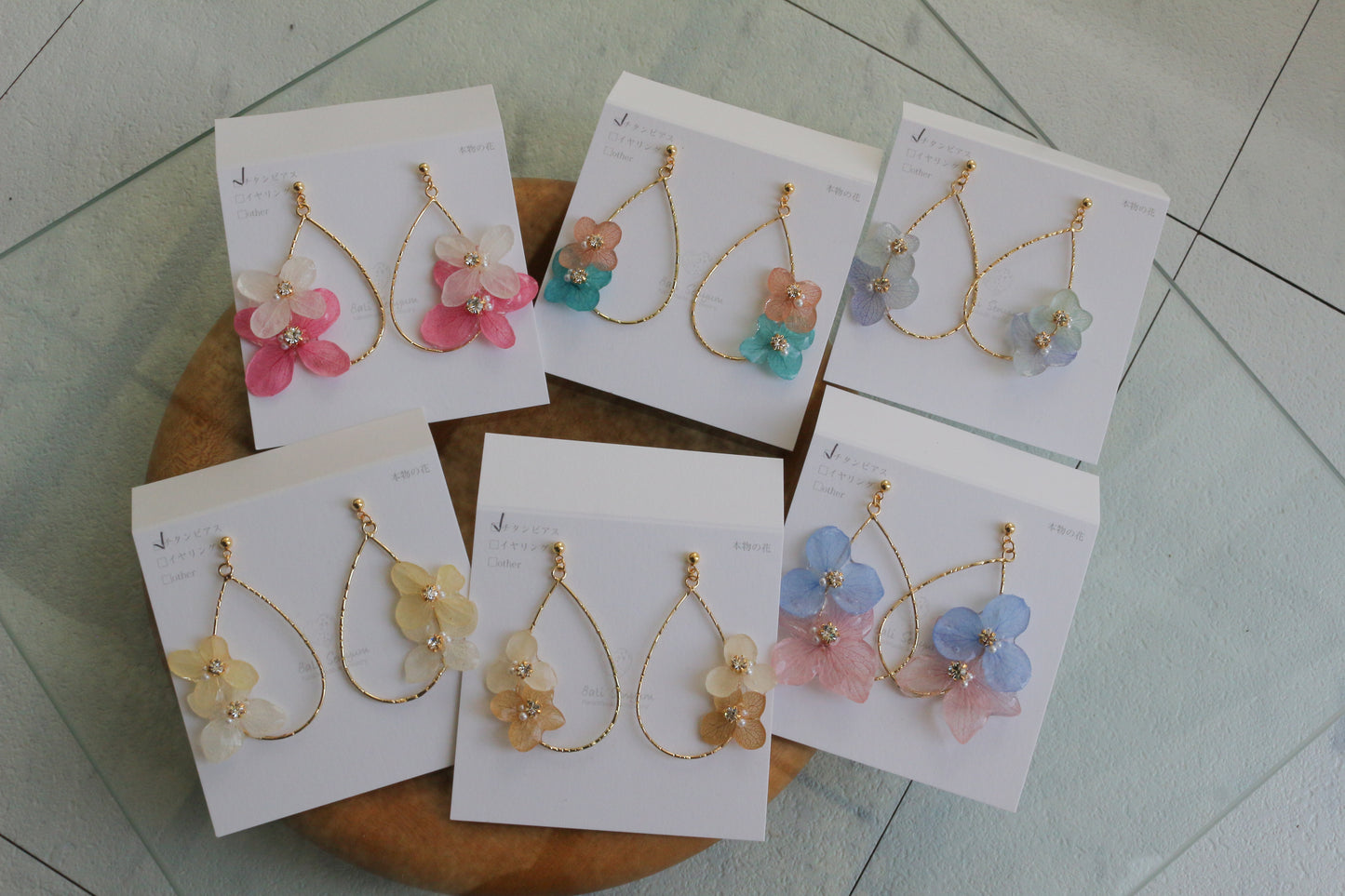 Teardrop Hoop Earrings with Hydrangeas No.20 ピアスorイヤリング