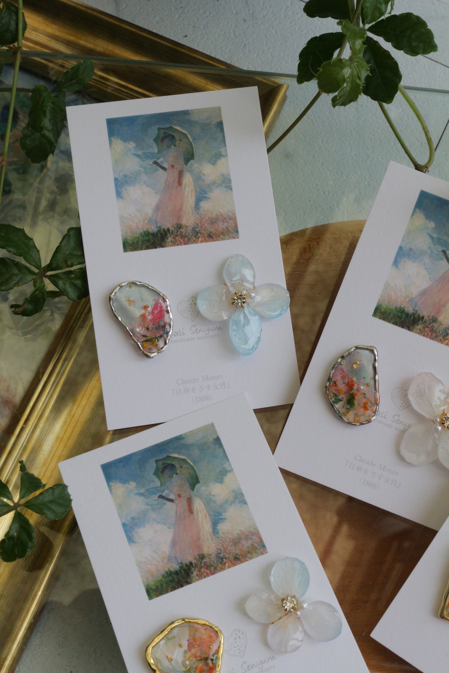 Monet Inspired Flower Earrings No.16 ピアスTitanium Pierce 日傘をさす女性