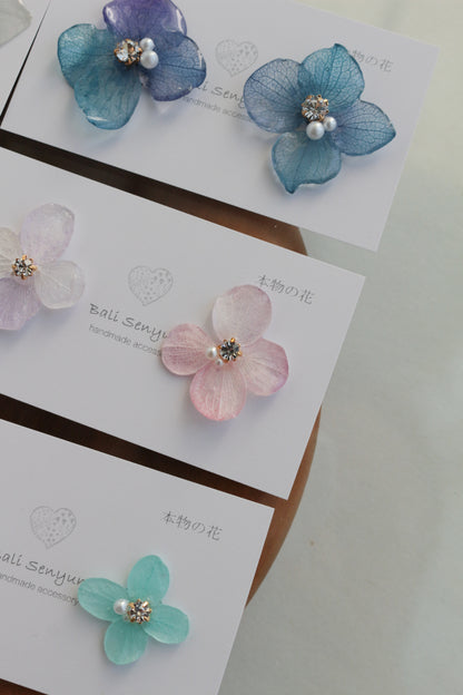 Hydrangea Petal  No.62 パーツ選べます。Clip-on or Titanium Pierce