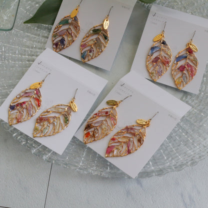 Leaf Earrings With Seasonal Flower Petals No.67 ピアスorイヤリング