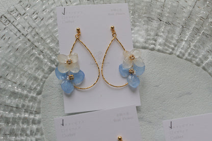 Teardrop Hoop Earrings with Hydrangeas No.22 ピアスorイヤリング