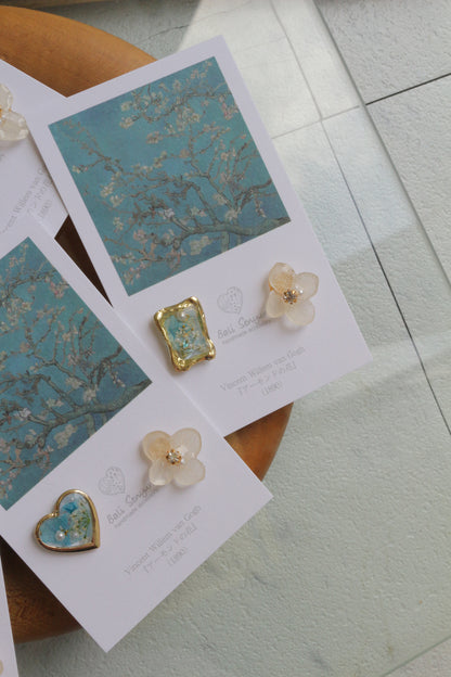 Gogh Inspired Flower and Medallion No. 1 Pierceチタンピアス - アーモンドの花