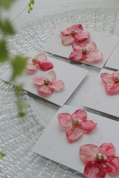 Hydrangea Petal  No.63 パーツ選べます。Clip-on or Titanium Pierce