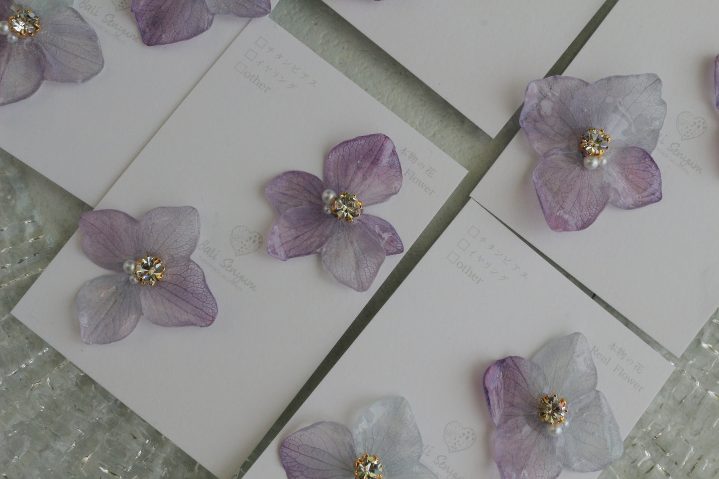 Hydrangea Petal  No.64 パーツ選べます。Clip-on or Titanium Pierce