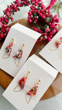 Triangular Floral Earrings With Seasonal Hydrangea No.29