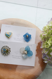 Blue Gradation Hydrangea and Flower Medallion チタンピアス　No.4