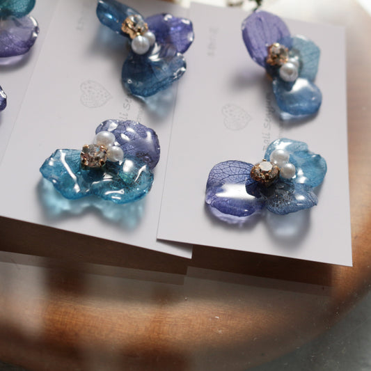 Gradation Hydrangea Wing No.139- Clip-on(イヤリング）