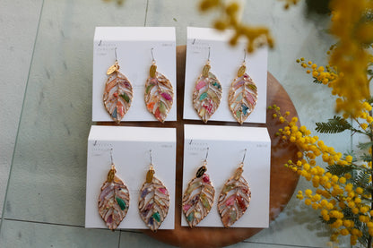 Leaf Earrings With Seasonal Flower Petals No.64 ピアスorイヤリング
