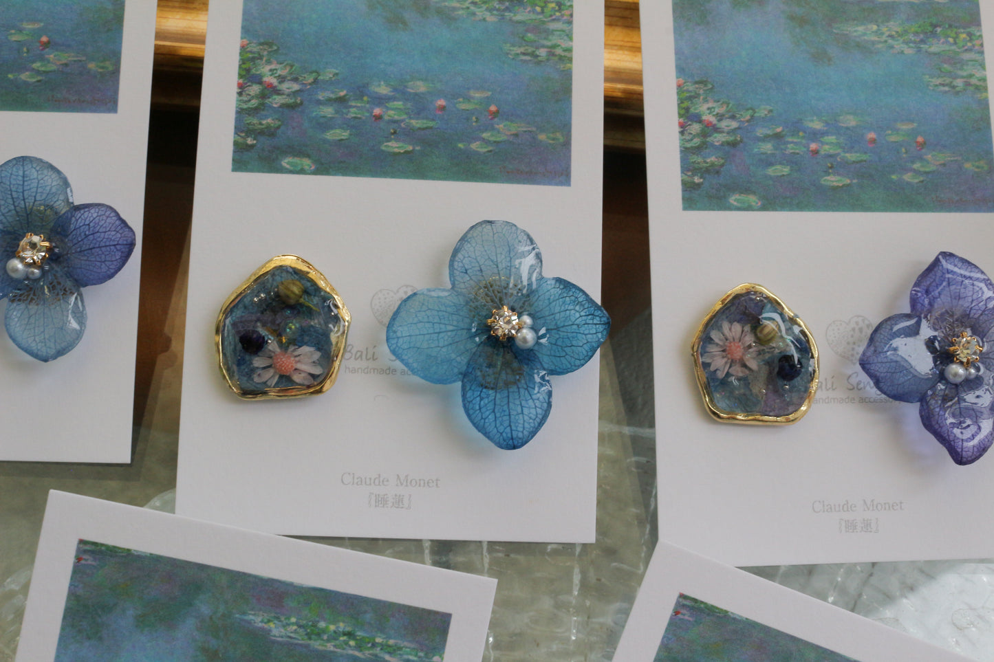 Monet's Water Lilies Inspired Flower and Medallion No.24 イヤリング Clip-on 睡蓮