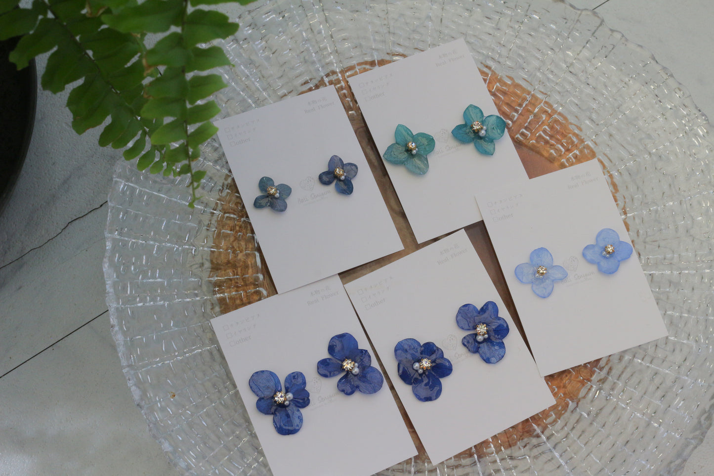Hydrangea Petal  No.65 パーツ選べます。Clip-on or Titanium Pierce