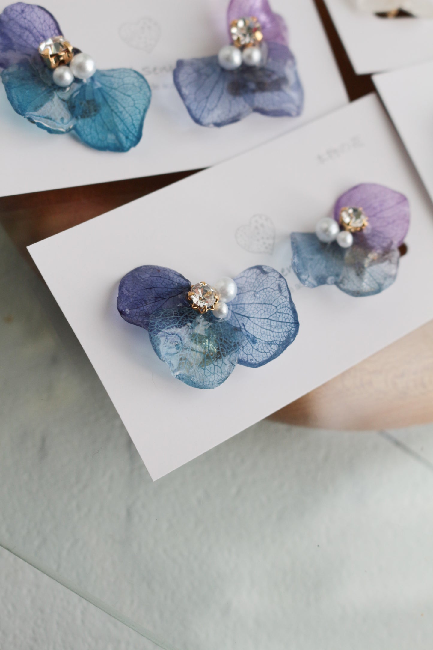 Gradation Hydrangea Wing No.137 - Clip-on(イヤリング）