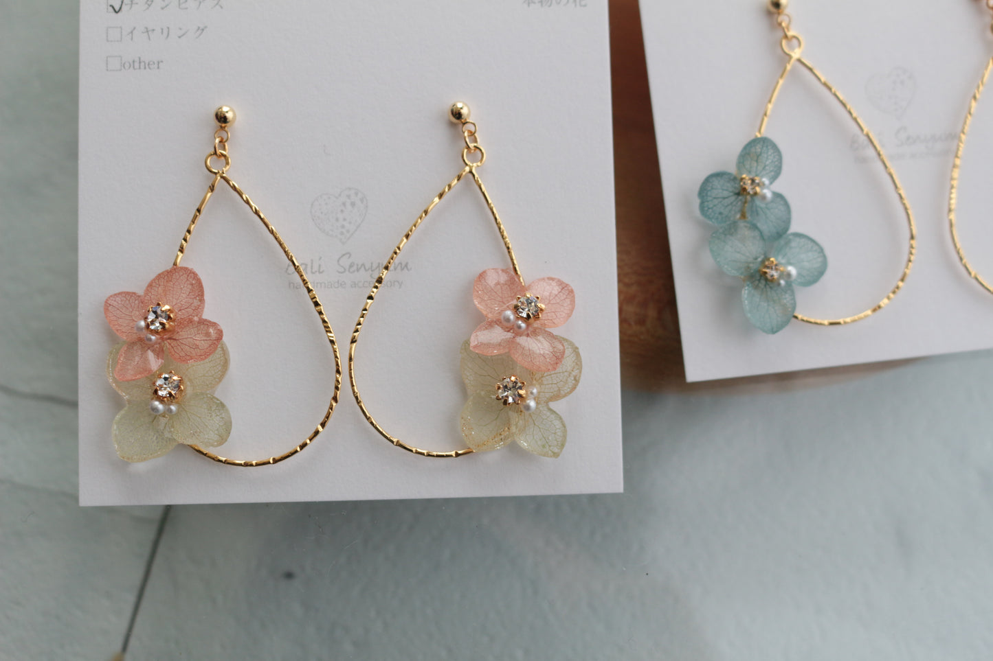 Teardrop Hoop Earrings with Hydrangeas No.18