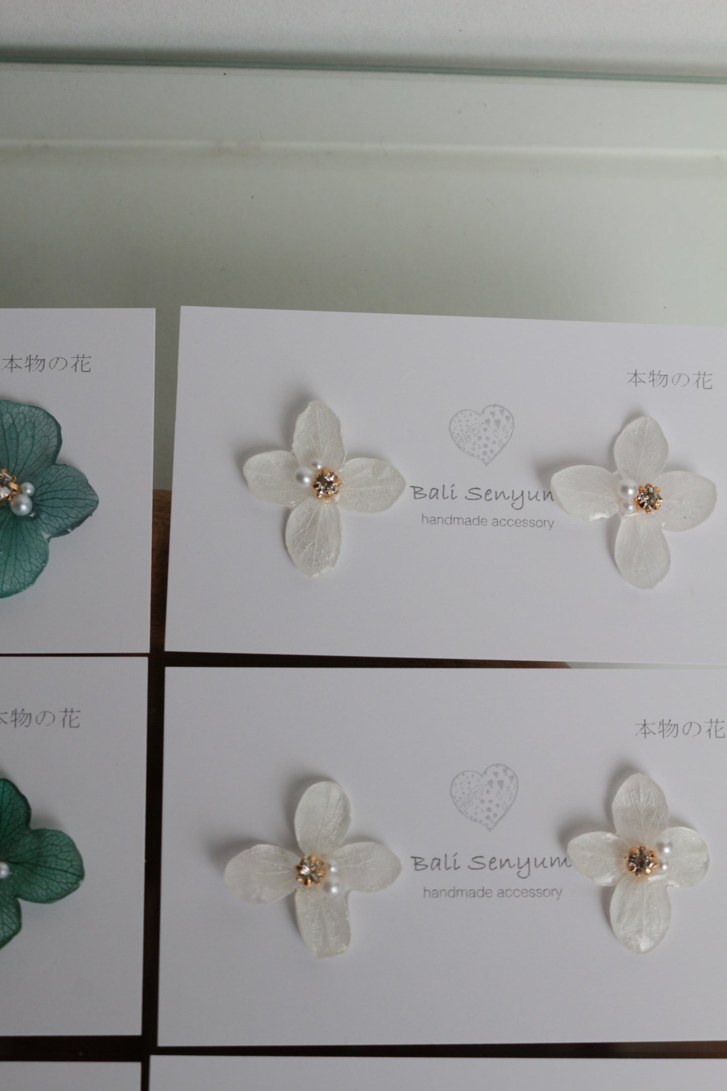 Hydrangea Petal  No.59 パーツ選べます。Clip-on or Titanium Pierce
