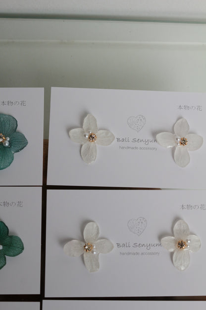 Hydrangea Petal  No.59 パーツ選べます。Clip-on or Titanium Pierce