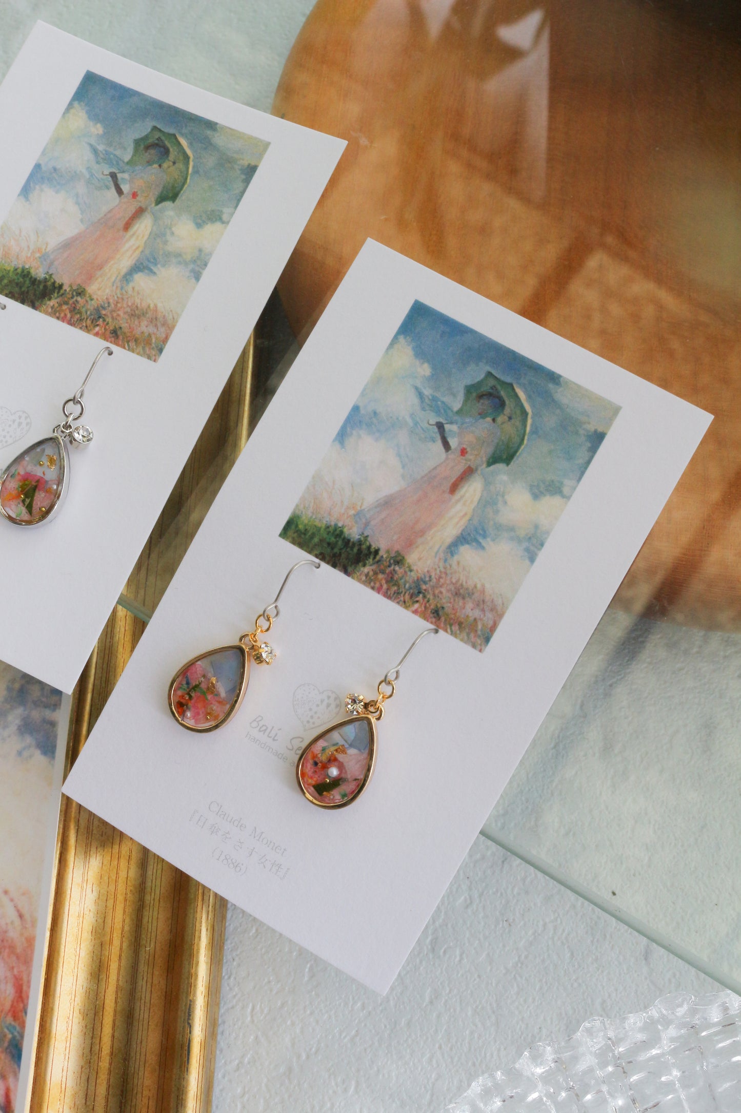 Claude Monet Inspired Dangling -No.1 散歩　日傘をさす女性