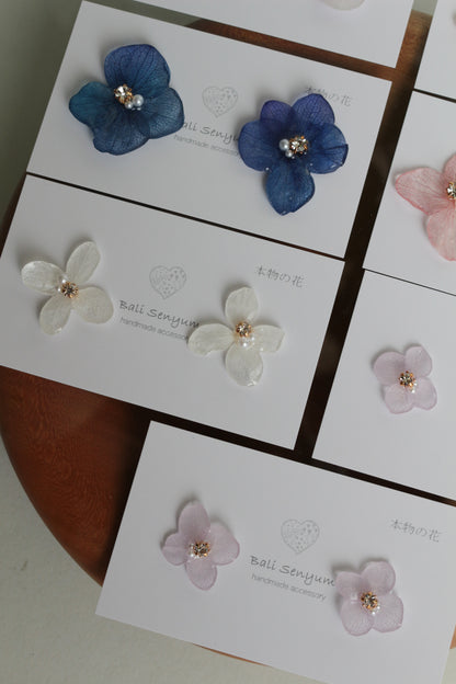 Hydrangea Petal  No.60 パーツ選べます。Clip-on or Titanium Pierce