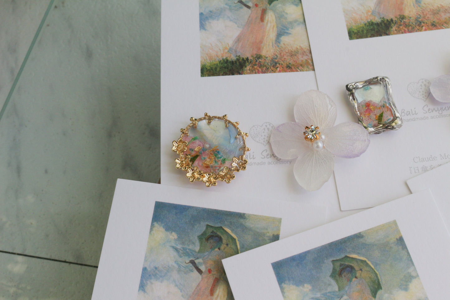 Monet Inspired Flower Earrings No.20 イヤリングClip-on 日傘をさす女性