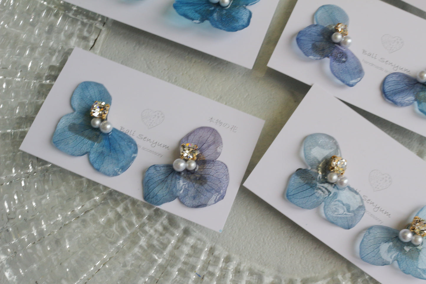 Gradation Hydrangea Wing No.146- Clip-on(イヤリング）