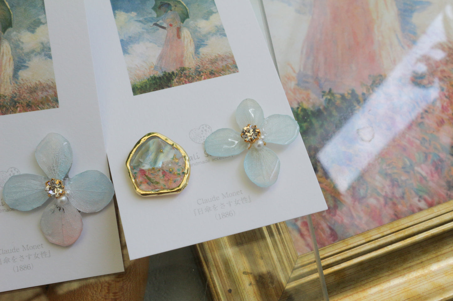 Monet Inspired Flower Earrings No.18 イヤリングClip-on 日傘をさす女性