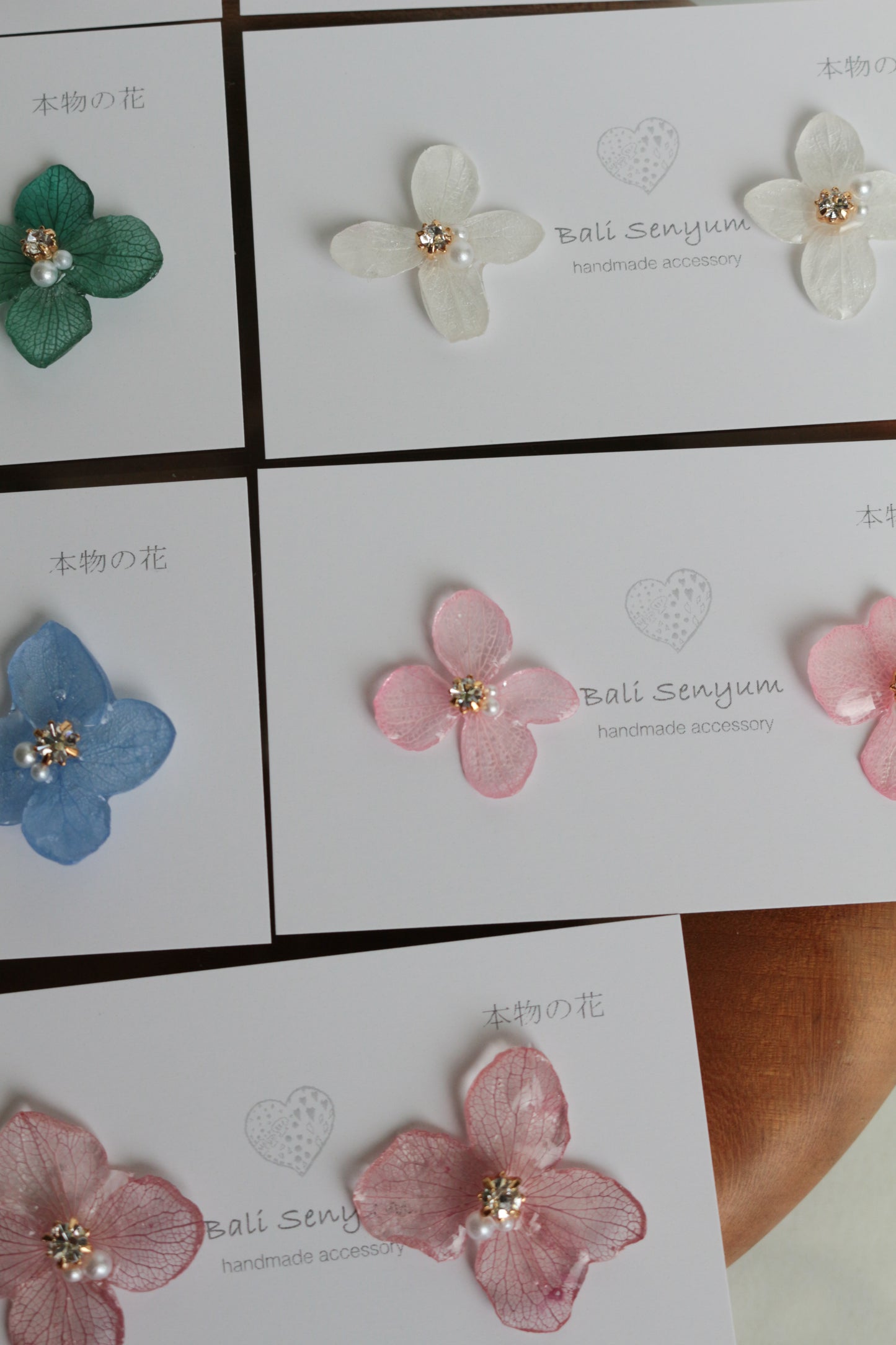 Hydrangea Petal  No.59 パーツ選べます。Clip-on or Titanium Pierce