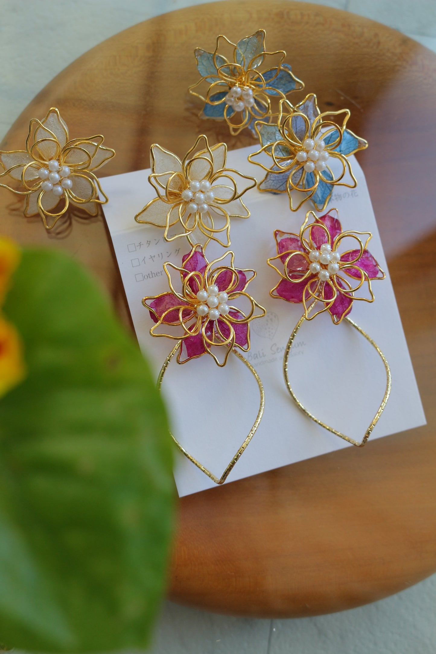 Three Layer Flower with Wave Hoop