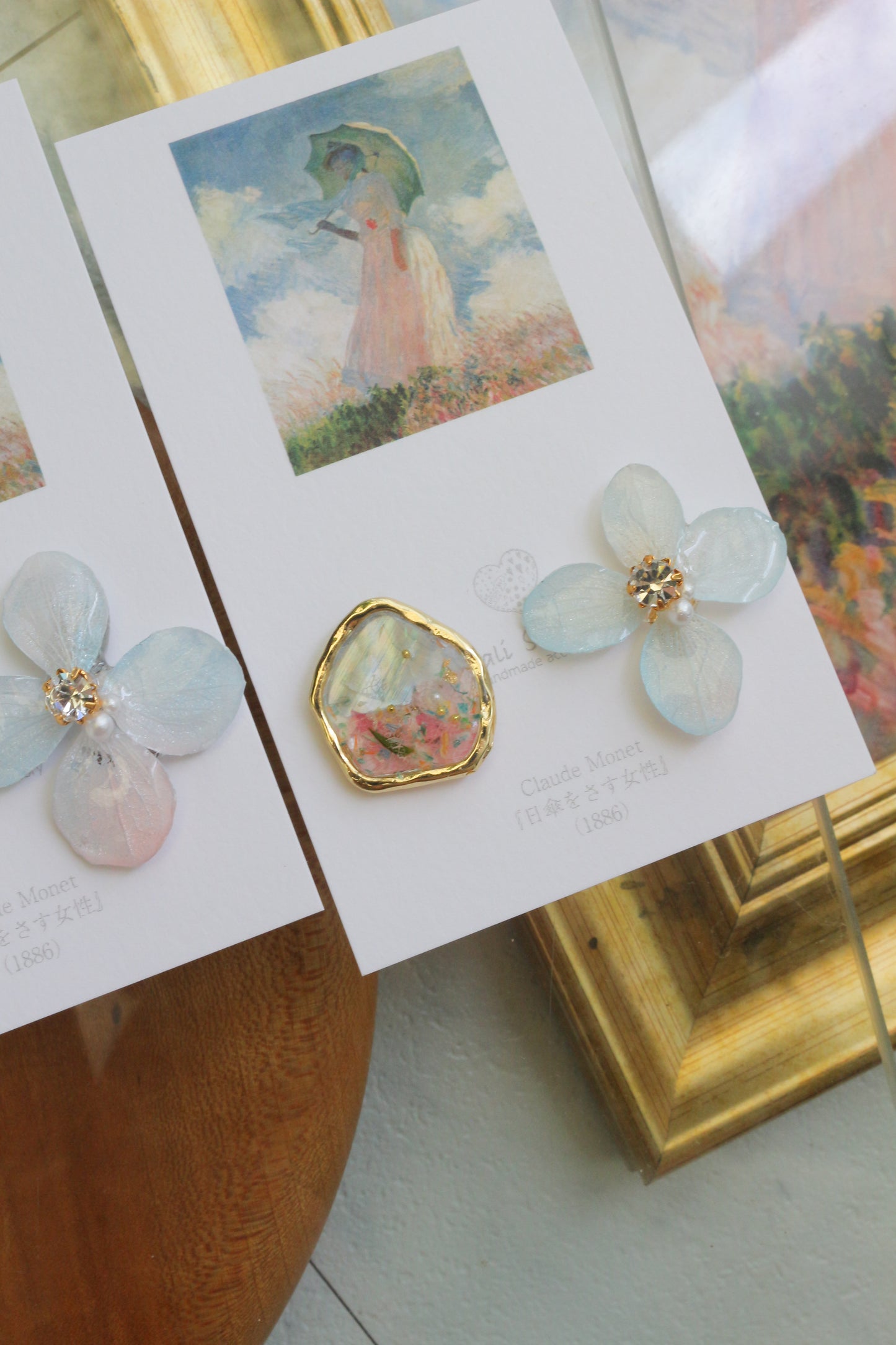 Monet Inspired Flower Earrings No.18 イヤリングClip-on 日傘をさす女性