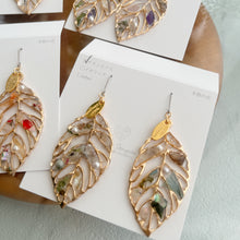 Leaf Earrings With Seasonal Flower Petals No.37