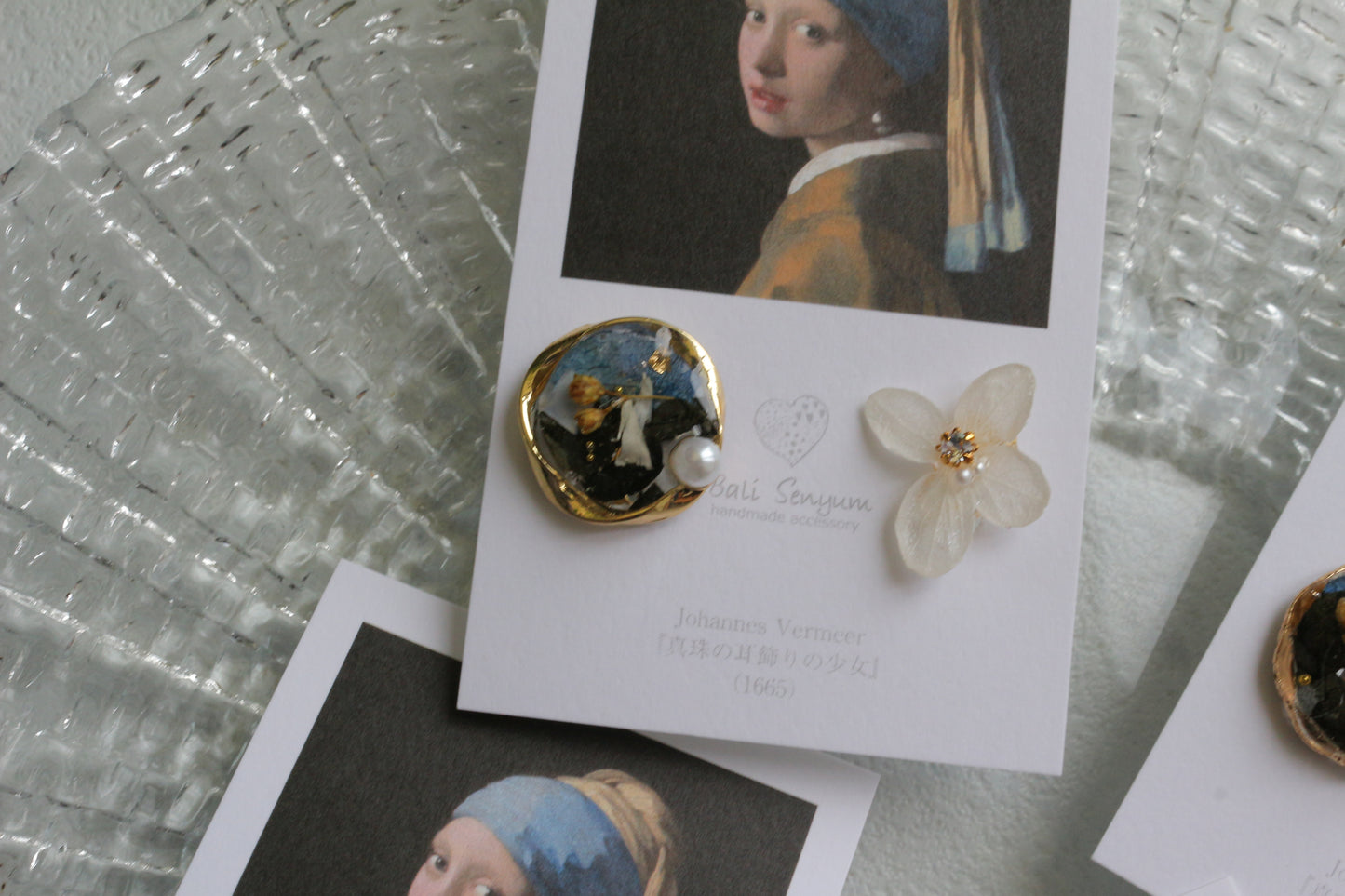 Vermeer's Inspired Flower and Medallion No.2 イヤリング Clip-on 真珠の耳飾りの少女