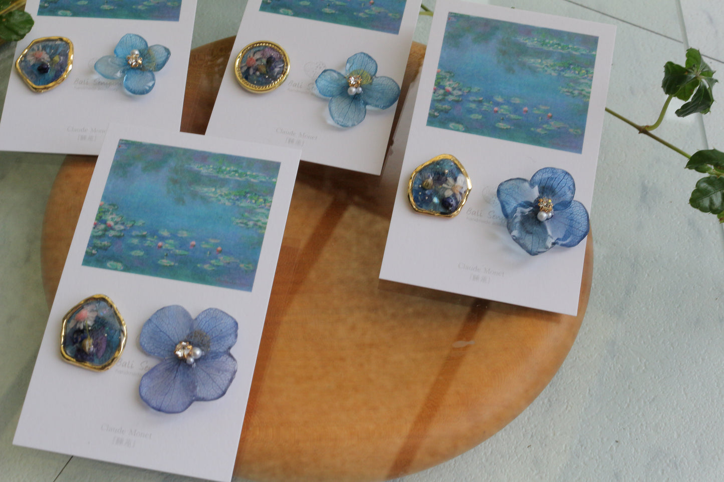 Monet Inspired Flower and Medallion No.27 ピアスTitanium Pierce 睡蓮