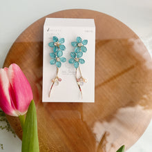 Real "Ajisai" Hydrangea Earring - Cool Color