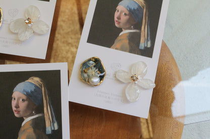 Vermeer's Inspired Flower and Medallion No.4 イヤリング Clip-on 真珠の耳飾りの少女