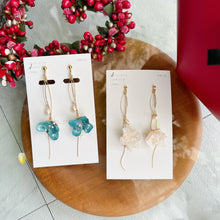 Dangling Flower Earring with Pearl