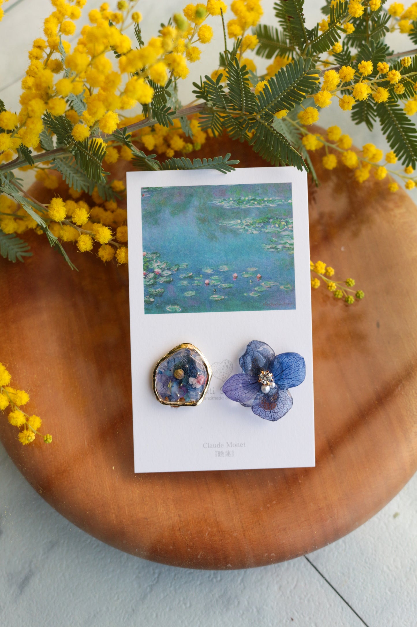 Monet's Water Lilies Inspired Flower and Medallion No.19 イヤリング Clip-on 睡蓮