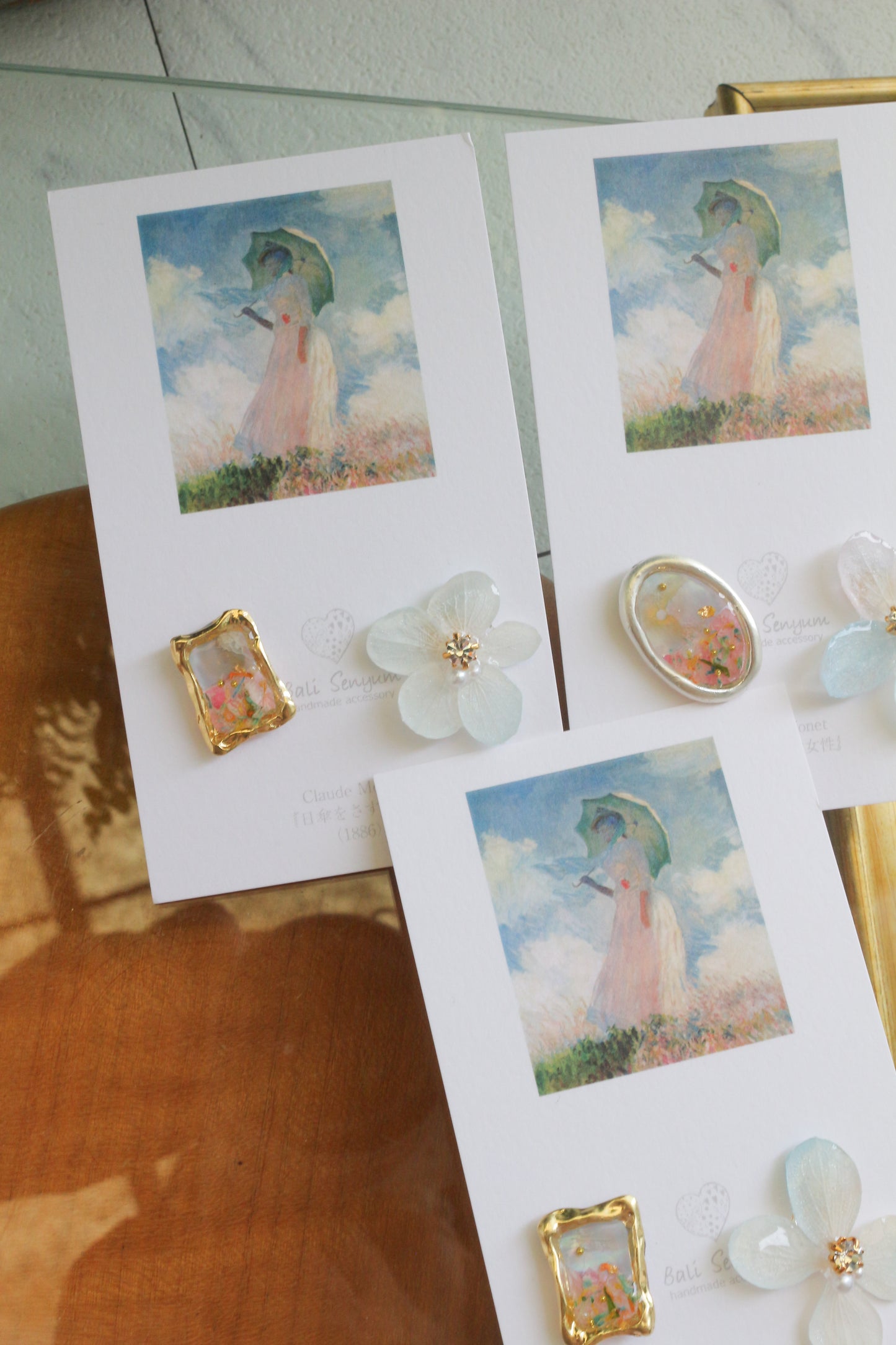 Monet Inspired Flower Earrings No.17 ピアスTitanium Pierce 日傘をさす女性